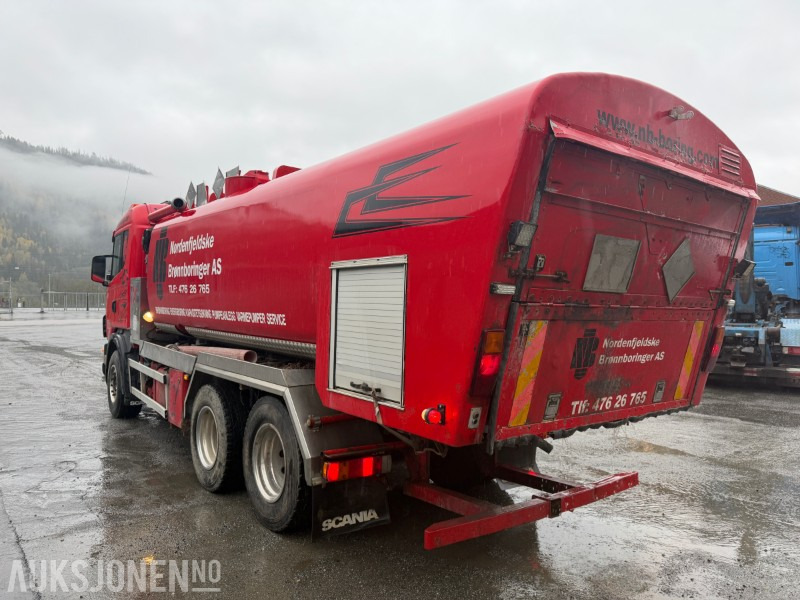 1999 Scania R124 Spyle/sugebil med Korp & Sönn påbygg - Camion hydrocureur: photos 3 1999 Scania R124 Spyle/sugebil med Korp & Sönn påbygg - Camion hydrocureur: photos 3