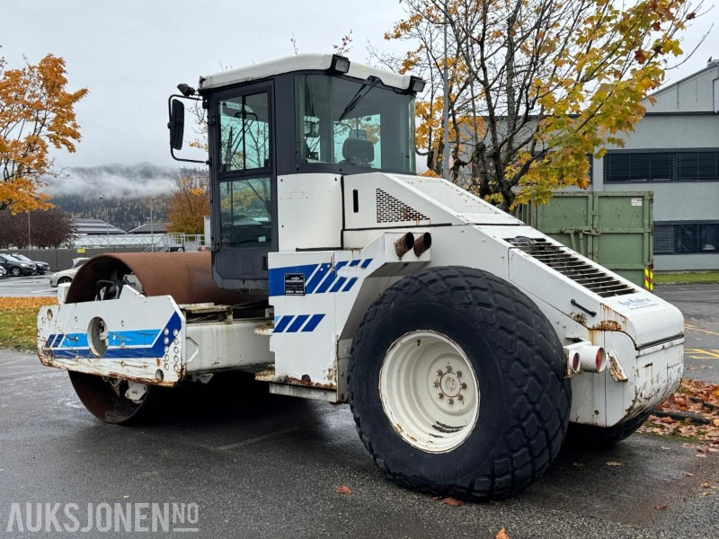 2001 AMMANN AC110-2T Vals / 2465 timer - Compacteur: photos 3 2001 AMMANN AC110-2T Vals / 2465 timer - Compacteur: photos 3