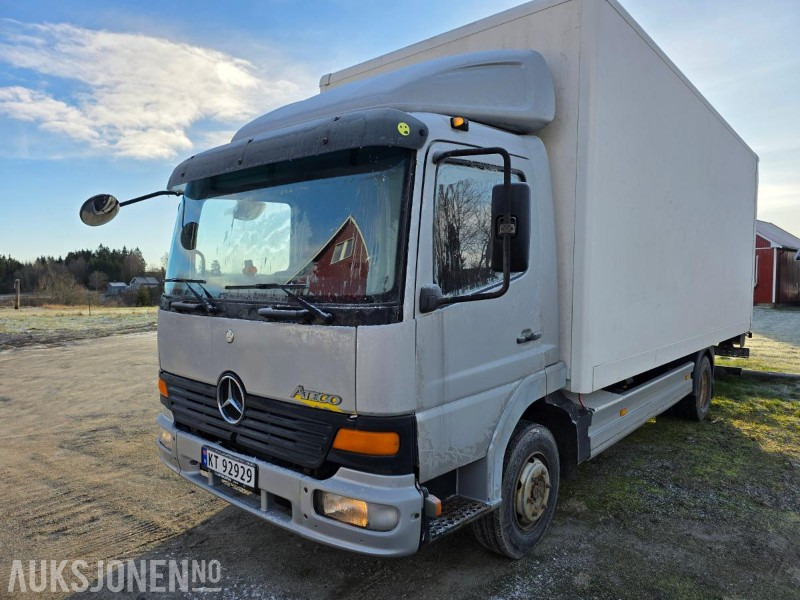 2001 Mercedes-Benz 817L/42 ATEGO SKAPBIL 36m³ MED LASTELEM - Camion fourgon: photos 1 2001 Mercedes-Benz 817L/42 ATEGO SKAPBIL 36m³ MED LASTELEM - Camion fourgon: photos 1