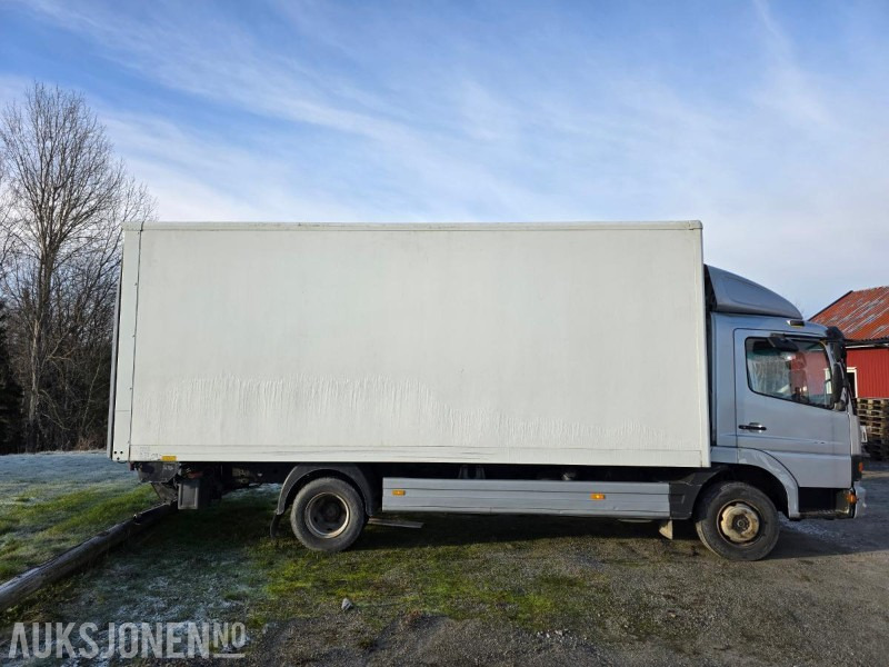 2001 Mercedes-Benz 817L/42 ATEGO SKAPBIL 36m³ MED LASTELEM - Camion fourgon: photos 4 2001 Mercedes-Benz 817L/42 ATEGO SKAPBIL 36m³ MED LASTELEM - Camion fourgon: photos 4