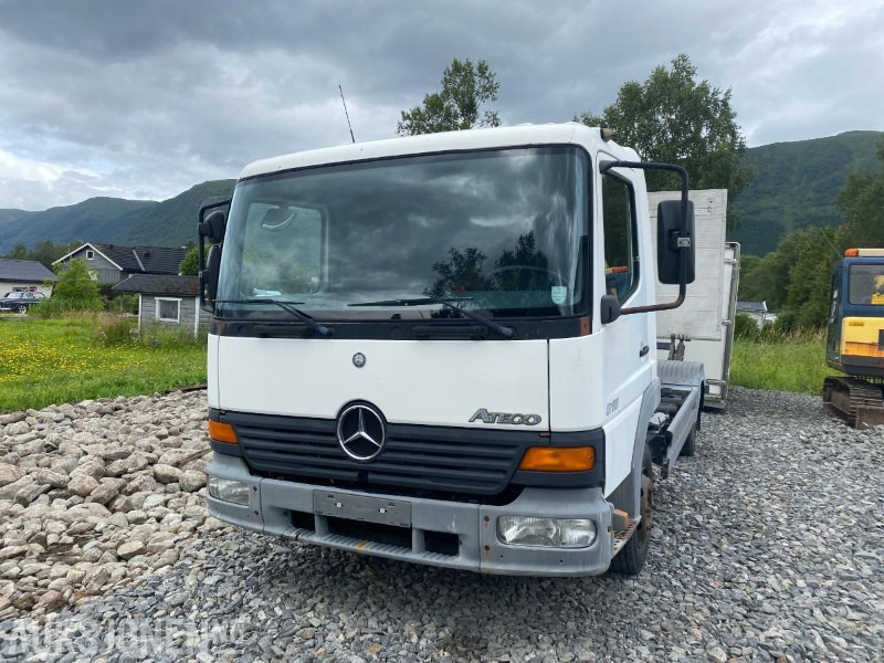 2001 Mercedes-Benz Atego 815 reparasjonsobjekt - Châssis cabine: photos 1 2001 Mercedes-Benz Atego 815 reparasjonsobjekt - Châssis cabine: photos 1