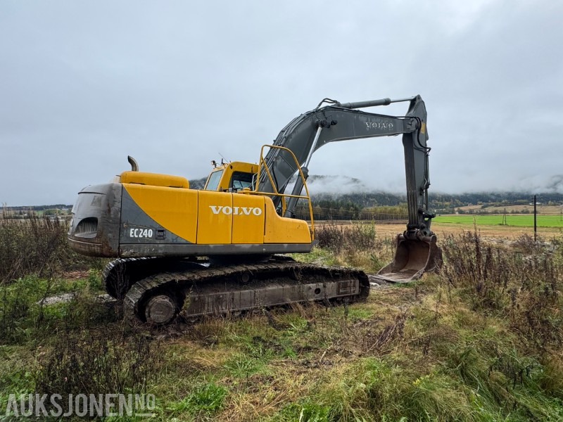 2001 Volvo EC240NLC Beltegraver - Gravemaskin - Pelle: photos 4 2001 Volvo EC240NLC Beltegraver - Gravemaskin - Pelle: photos 4
