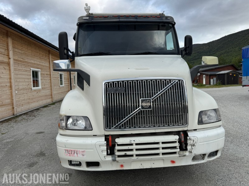 2001 Volvo NH 12 6X4 LAV KM, BRØYTEFESTE - Châssis cabine: photos 3 2001 Volvo NH 12 6X4 LAV KM, BRØYTEFESTE - Châssis cabine: photos 3