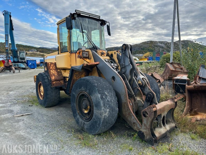 2002 Volvo L90D hjullaster – 17 tonn // Helgummihjul // Sentralsmøring - Chargeuse sur pneus: photos 2 2002 Volvo L90D hjullaster – 17 tonn // Helgummihjul // Sentralsmøring - Chargeuse sur pneus: photos 2