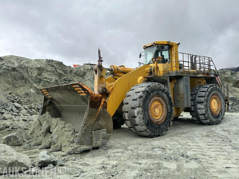 2003 Komatsu WA800-3 Hjullaster med 11 m3 skuffe - Spakstyring- Sertifisert til mai 2026 - Chargeuse sur pneus: photos 1 2003 Komatsu WA800-3 Hjullaster med 11 m3 skuffe - Spakstyring- Sertifisert til mai 2026 - Chargeuse sur pneus: photos 1