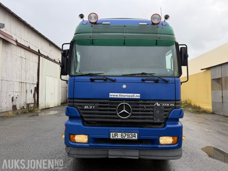 2003 Mercedes-Benz 1831L/60 4X2 - Camion fourgon: photos 2 2003 Mercedes-Benz 1831L/60 4X2 - Camion fourgon: photos 2