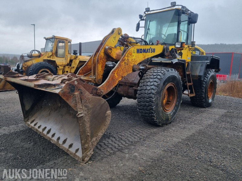 2004 Komatsu WA320-5H hjullaster - Chargeuse sur pneus: photos 1 2004 Komatsu WA320-5H hjullaster - Chargeuse sur pneus: photos 1