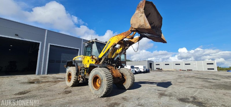 2004 Komatsu WA320, kun 9.000 arbeidstimer! Pallegafler + Skuffe inkludert, 3dje funksjon, SERTIFISERT! - Chargeuse sur pneus: photos 3 2004 Komatsu WA320, kun 9.000 arbeidstimer! Pallegafler + Skuffe inkludert, 3dje funksjon, SERTIFISERT! - Chargeuse sur pneus: photos 3