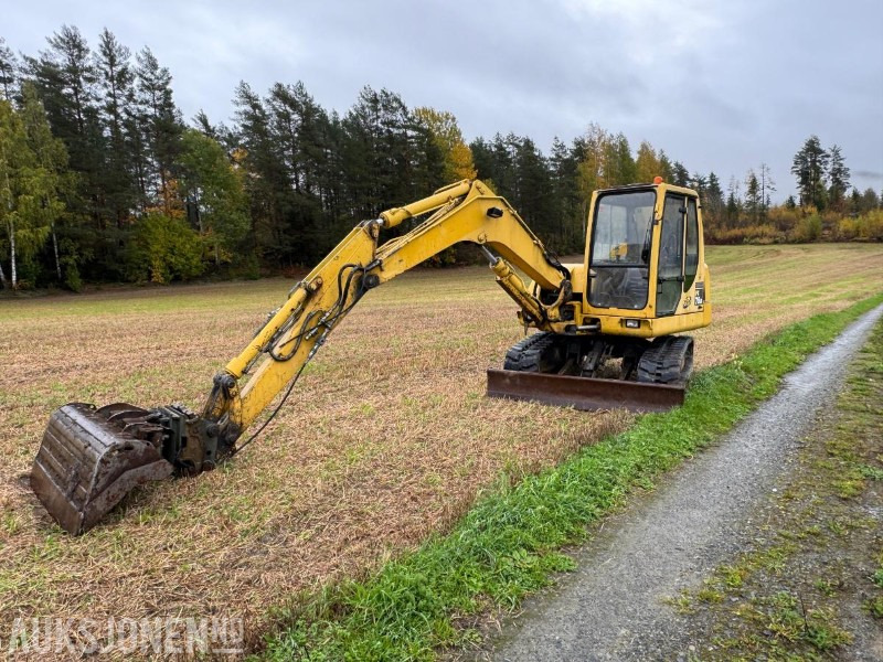 2005 Komatsu PC 75R gravemaskin med gummibelter - Pelle: photos 1 2005 Komatsu PC 75R gravemaskin med gummibelter - Pelle: photos 1
