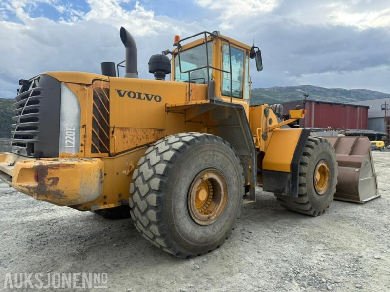 2005 Volvo L220E HJULLASTER - 15364 Timer - Chargeuse sur pneus: photos 2 2005 Volvo L220E HJULLASTER - 15364 Timer - Chargeuse sur pneus: photos 2