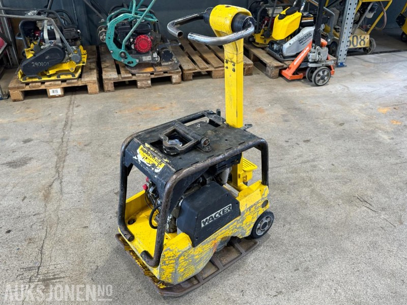 2005 Wacker BPU3050A vibroplate / Hoppetusse - Compacteur: photos 2 2005 Wacker BPU3050A vibroplate / Hoppetusse - Compacteur: photos 2