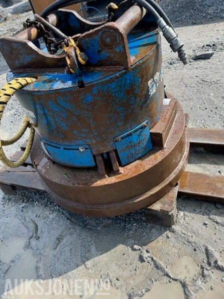 2006 DYNASET hydraulisk Magnet generator - S60 - Matériel de chantier: photos 3 2006 DYNASET hydraulisk Magnet generator - S60 - Matériel de chantier: photos 3
