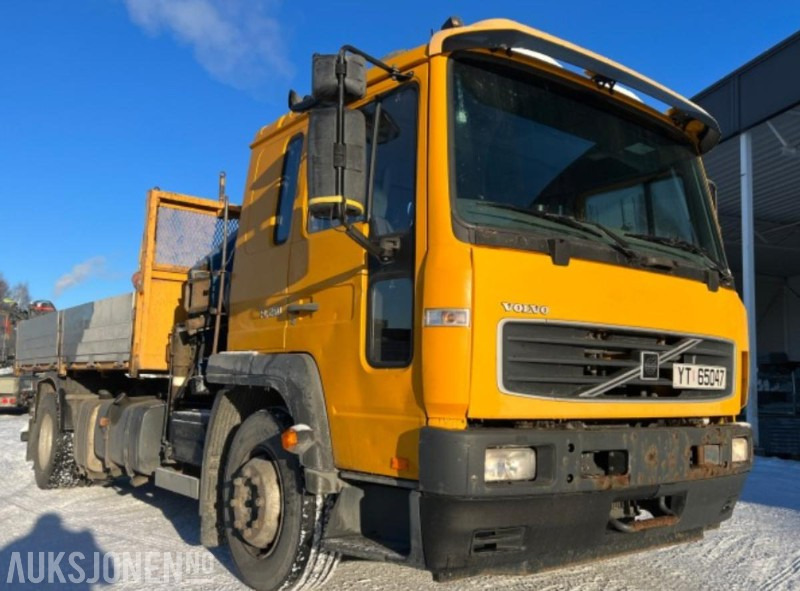 2006 Volvo FL6 med tipp og kran NYLIG EU OK TIL 22.10.2026 - Camion grue: photos 2 2006 Volvo FL6 med tipp og kran NYLIG EU OK TIL 22.10.2026 - Camion grue: photos 2