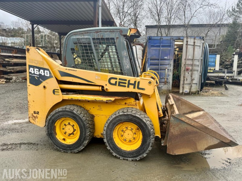 Mini chargeuse 2007 Gehl 4640 Kompaktlaster - Skuffe - Gafler - Kost - Timer:  1089: photos 7