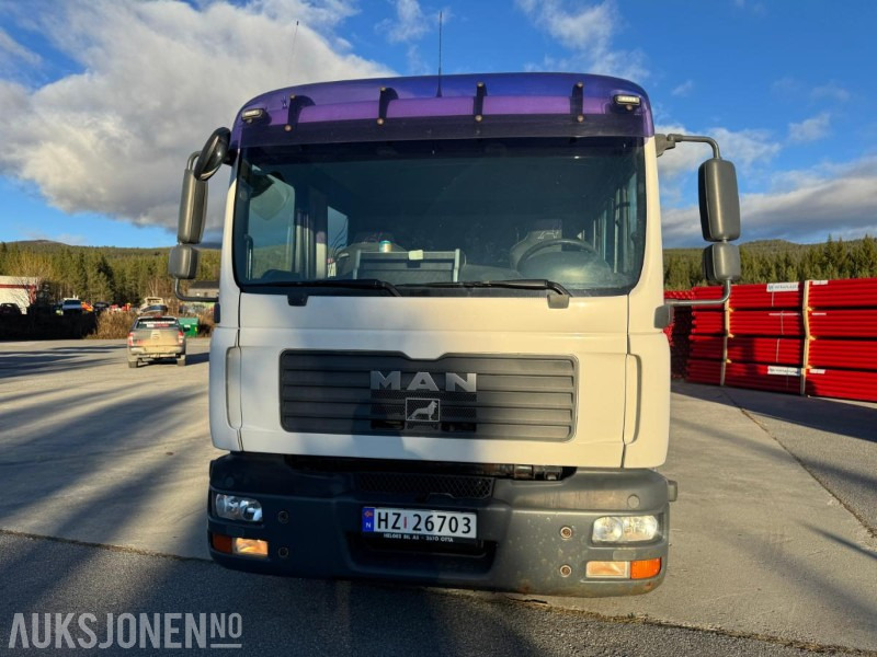 2007 MAN TGL 8.180 4X2 LINJEBIL MED KRAN OG MASSE UTSTYR - Camion grue: photos 3 2007 MAN TGL 8.180 4X2 LINJEBIL MED KRAN OG MASSE UTSTYR - Camion grue: photos 3