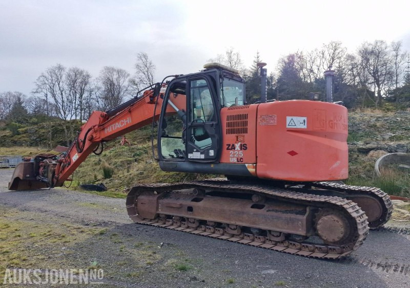 2009 Hitachi ZX225USLC-3 Beltegraver m/GPS/Rototilt med klype/3 skuffer, 12800 timer - Pelle: photos 4 2009 Hitachi ZX225USLC-3 Beltegraver m/GPS/Rototilt med klype/3 skuffer, 12800 timer - Pelle: photos 4