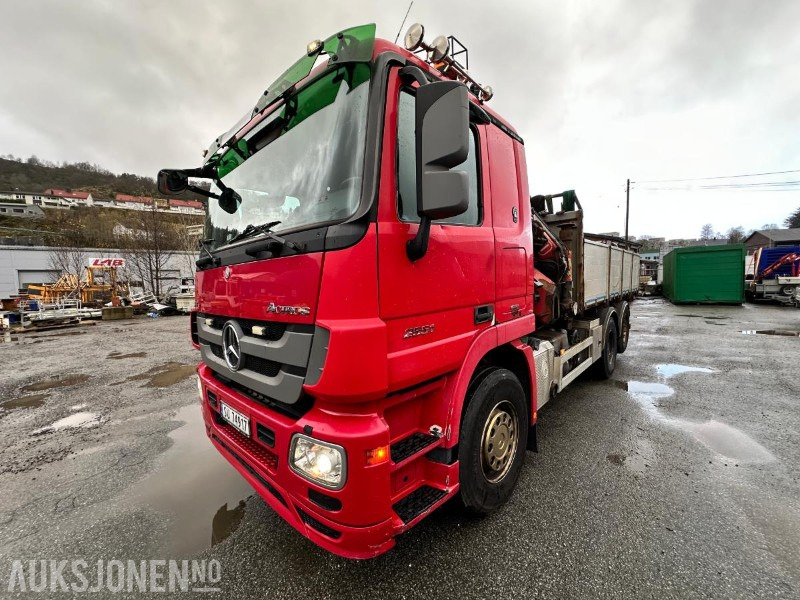 2009 Mercedes-Benz 2551L/42 6X2M Kranbil m/Fassi F235XP kran | Luft foran og bak | Krok og plan, 305520km - Camion grue: photos 1 2009 Mercedes-Benz 2551L/42 6X2M Kranbil m/Fassi F235XP kran | Luft foran og bak | Krok og plan, 305520km - Camion grue: photos 1