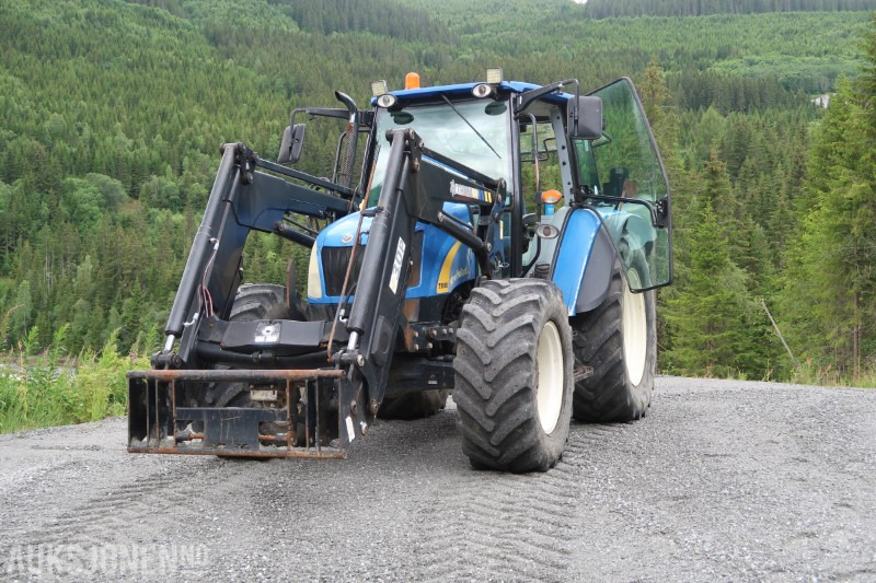 2009 New Holland T5060 Traktor / 8550 timer - Tracteur agricole: photos 3 2009 New Holland T5060 Traktor / 8550 timer - Tracteur agricole: photos 3
