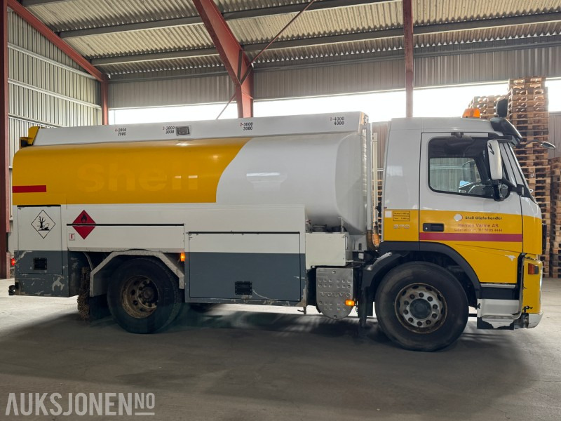 2010 Volvo FM 370 tankbil med 12000 liters tank - Camion citerne: photos 4 2010 Volvo FM 370 tankbil med 12000 liters tank - Camion citerne: photos 4