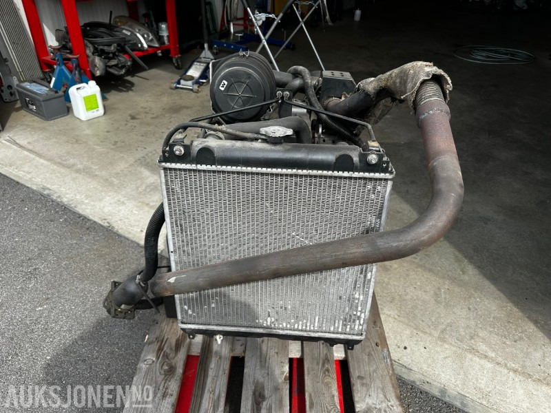 2010 Yanmar 4TNV84T-GGEH - Matériel de chantier: photos 4 2010 Yanmar 4TNV84T-GGEH - Matériel de chantier: photos 4