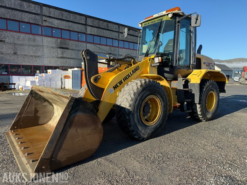 2011 New Holland W130B hjullaster – kun 3 580 timer - Chargeuse sur pneus: photos 1 2011 New Holland W130B hjullaster – kun 3 580 timer - Chargeuse sur pneus: photos 1
