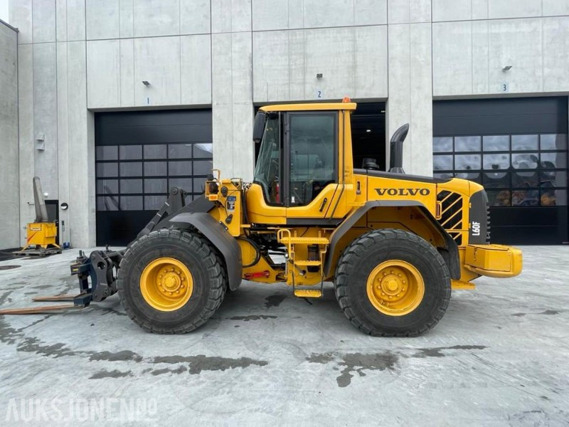 2011 VOLVO L60F HJULLASTER - SPAKSTYRING - NYE DEKK - BBS - 3-4 FUNKSJON - PALLEGAFLER - SKUFFE - KAMERA - MYE PÅKOSTET! - Chargeuse sur pneus: photos 5 2011 VOLVO L60F HJULLASTER - SPAKSTYRING - NYE DEKK - BBS - 3-4 FUNKSJON - PALLEGAFLER - SKUFFE - KAMERA - MYE PÅKOSTET! - Chargeuse sur pneus: photos 5