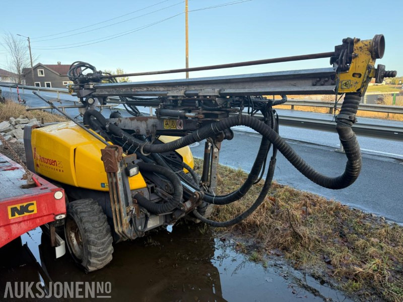 2013 Atlas Copco Flexiroc T15R-01BORERIGG SERVICEHISTORIKK 2000TIMER. - Foreuse: photos 2 2013 Atlas Copco Flexiroc T15R-01BORERIGG SERVICEHISTORIKK 2000TIMER. - Foreuse: photos 2