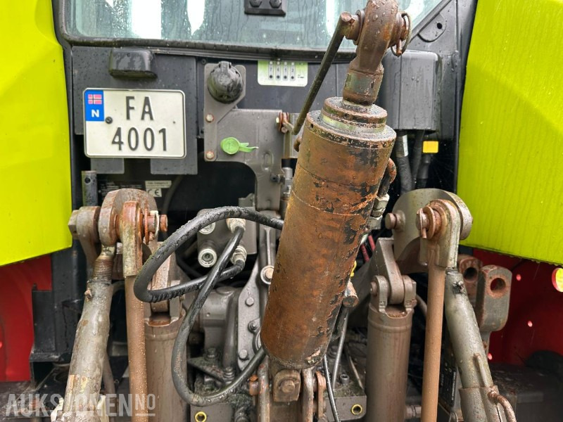 2013 Claas Arion 430 TRAKTOR MED FRONTLESSEAPPARAT - 5619 Timer - Tracteur agricole: photos 3 2013 Claas Arion 430 TRAKTOR MED FRONTLESSEAPPARAT - 5619 Timer - Tracteur agricole: photos 3