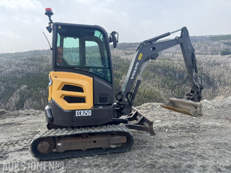 2013 Volvo ECR25D gravemaskin med 3 skuffer - Mini pelle: photos 3 2013 Volvo ECR25D gravemaskin med 3 skuffer - Mini pelle: photos 3
