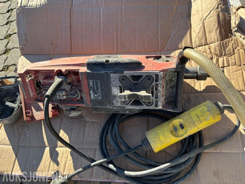 2014 Hilti DD200 kjernebormaskinm/rigg- rep.objekt/delemaskin. - Matériel de chantier: photos 3 2014 Hilti DD200 kjernebormaskinm/rigg- rep.objekt/delemaskin. - Matériel de chantier: photos 3