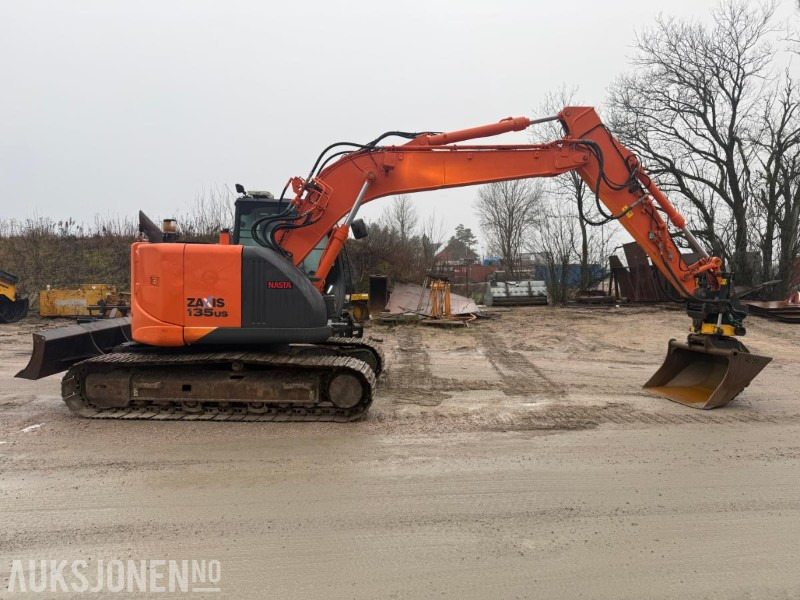 2014 Hitachi Zaxis 135us BELTEGRAVER ENGCON TILTROTATOR SERVICEHISTORIKK SENTRALSMØRING 2 SKUFFER - Pelle: photos 4 2014 Hitachi Zaxis 135us BELTEGRAVER ENGCON TILTROTATOR SERVICEHISTORIKK SENTRALSMØRING 2 SKUFFER - Pelle: photos 4
