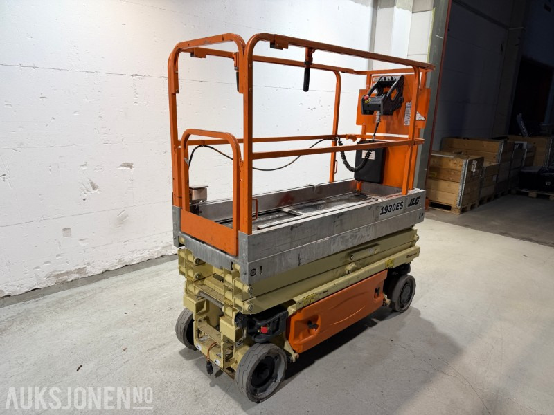 2014 JLG 1930 ES sakselift med arbeidshøyde på 7,8 meter - Nacelle: photos 3 2014 JLG 1930 ES sakselift med arbeidshøyde på 7,8 meter - Nacelle: photos 3