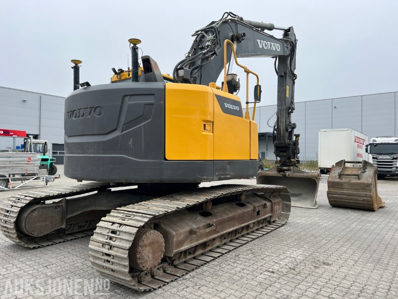 2014 Volvo EC235 DL , Engcon tilt, 2 skuffer, sentralsmøring, dieselvarmer - Pelle: photos 5 2014 Volvo EC235 DL , Engcon tilt, 2 skuffer, sentralsmøring, dieselvarmer - Pelle: photos 5