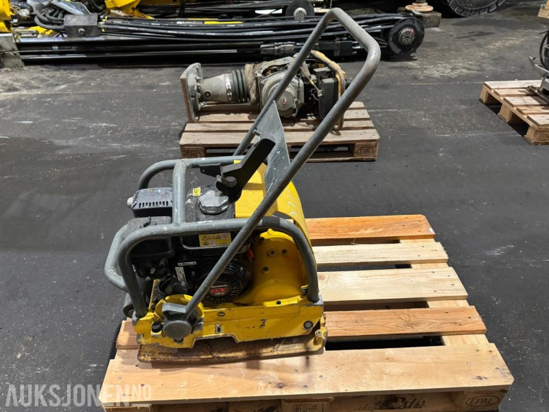 2014 Wacker Neuson vibroplate - Compacteur: photos 2 2014 Wacker Neuson vibroplate - Compacteur: photos 2
