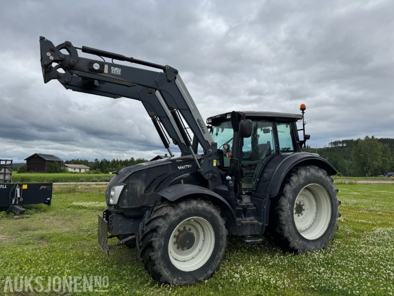 2015 Valtra T203 traktor med laster 50 km/t brøyterigget - Tracteur agricole: photos 3 2015 Valtra T203 traktor med laster 50 km/t brøyterigget - Tracteur agricole: photos 3