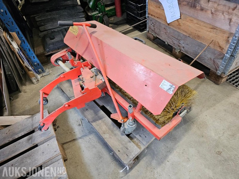 2016 Kova LH1200, feiekost/feievals– Til Husqvarna Rider hagetraktor/klipper - Brosse: photos 1 2016 Kova LH1200, feiekost/feievals– Til Husqvarna Rider hagetraktor/klipper - Brosse: photos 1