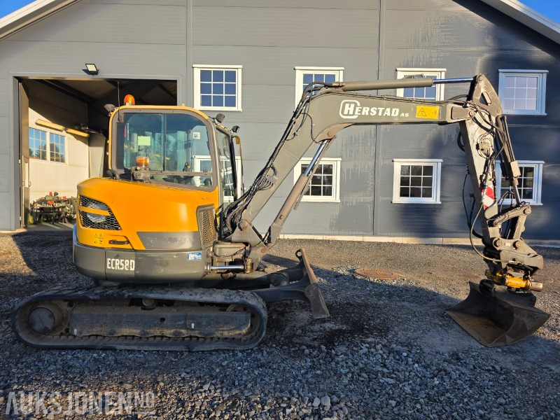 2016 VOLVO ECR58 TILTROTATOR HURTIGFESTE S50 MEDFØLGER GRAVESKUFF PUSSESKUFF SERTIFISERT TIL JULI 2026 - Mini pelle: photos 4 2016 VOLVO ECR58 TILTROTATOR HURTIGFESTE S50 MEDFØLGER GRAVESKUFF PUSSESKUFF SERTIFISERT TIL JULI 2026 - Mini pelle: photos 4