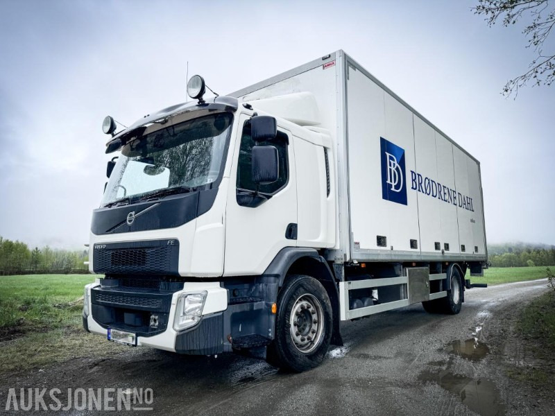 2016 Volvo FE - 320 - Distribusjons lastebil med bakløft - Gått kun 264.000 km - Camion fourgon: photos 1 2016 Volvo FE - 320 - Distribusjons lastebil med bakløft - Gått kun 264.000 km - Camion fourgon: photos 1