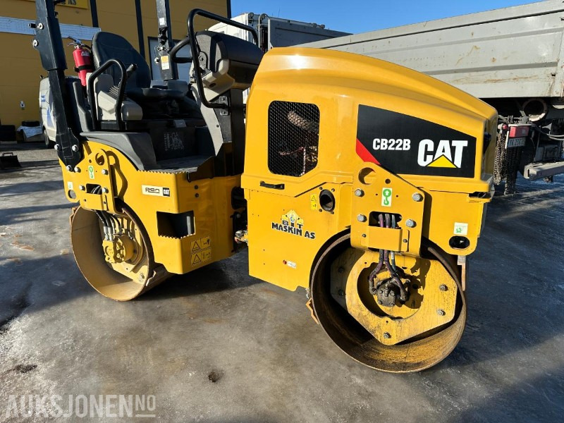 2017 CAT CB22B VIBRO VALS - 1678 Timer - Compacteur: photos 2 2017 CAT CB22B VIBRO VALS - 1678 Timer - Compacteur: photos 2