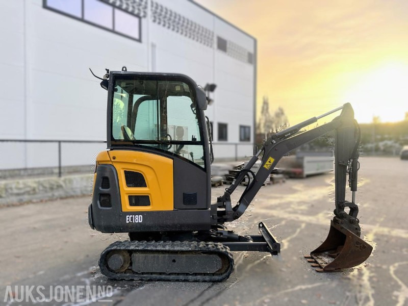 2017 VOLVO EC18D MINIGRAVER 1790 KG SMP GRAVESKUFFE 2358 TIMER - Mini pelle: photos 3 2017 VOLVO EC18D MINIGRAVER 1790 KG SMP GRAVESKUFFE 2358 TIMER - Mini pelle: photos 3
