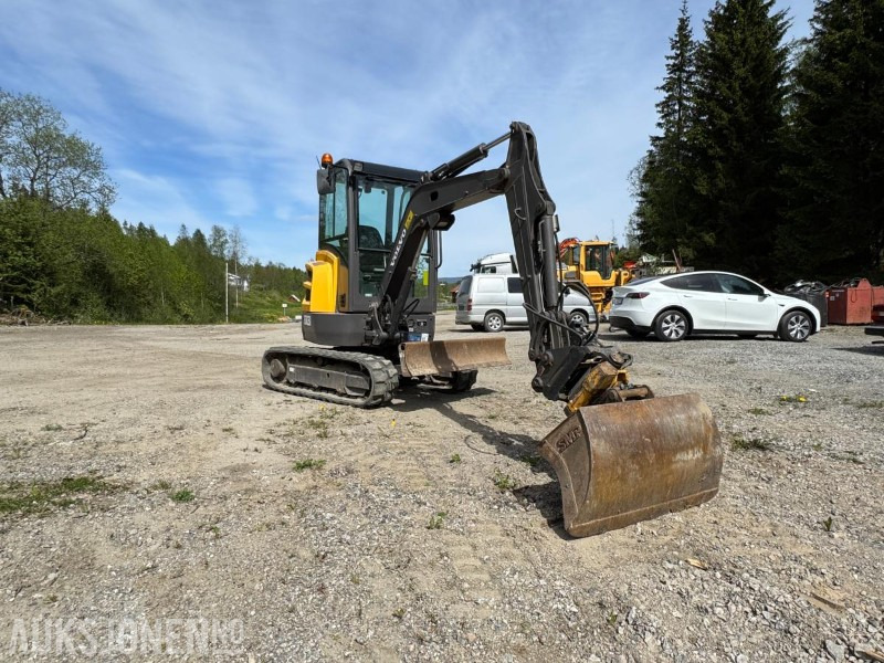 2017 Volvo ECR25D m/Engcon tiltrotator, SE-klype, 3 skuffer, vibroplate, 891 timer, Minigraver - Mini pelle: photos 3 2017 Volvo ECR25D m/Engcon tiltrotator, SE-klype, 3 skuffer, vibroplate, 891 timer, Minigraver - Mini pelle: photos 3