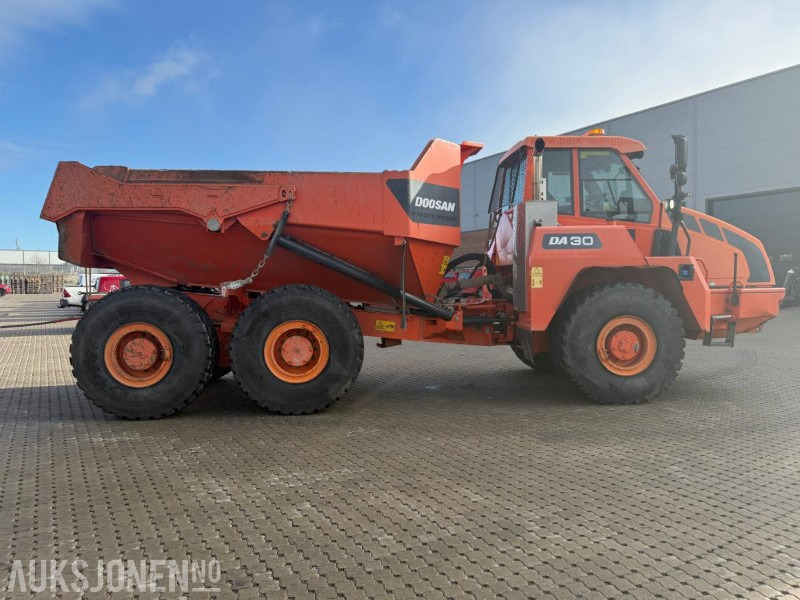 2018 Doosan DA30 DUMPER SERVICEHISTORIKK SENTRALSMØRING. - Tombereau: photos 4 2018 Doosan DA30 DUMPER SERVICEHISTORIKK SENTRALSMØRING. - Tombereau: photos 4