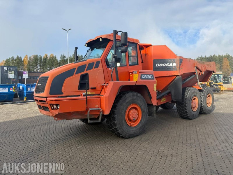 2018 Doosan DA30 DUMPER SERVICEHISTORIKK SENTRALSMØRING. - Tombereau: photos 1 2018 Doosan DA30 DUMPER SERVICEHISTORIKK SENTRALSMØRING. - Tombereau: photos 1