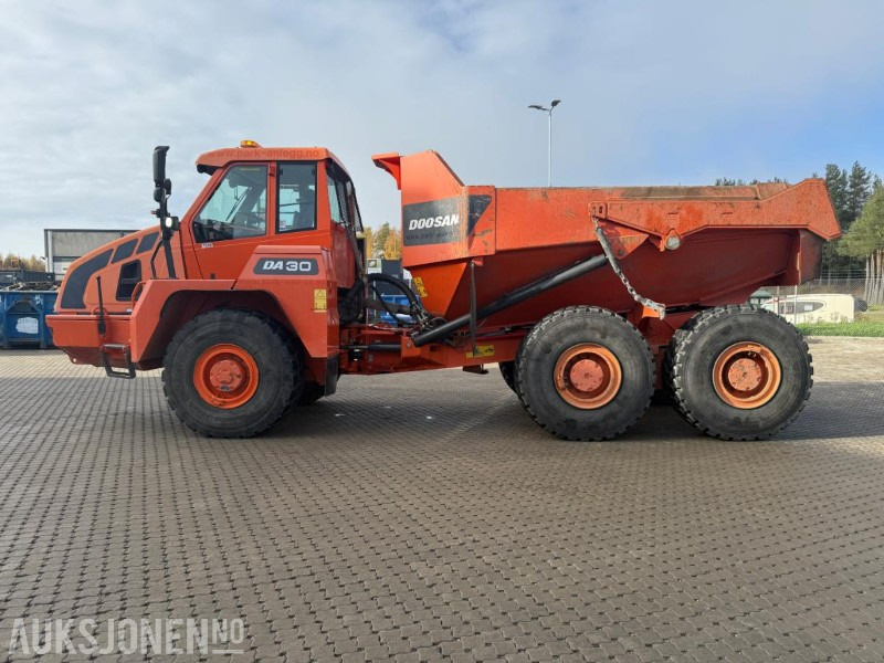 2018 Doosan DA30 DUMPER SERVICEHISTORIKK SENTRALSMØRING. - Tombereau: photos 3 2018 Doosan DA30 DUMPER SERVICEHISTORIKK SENTRALSMØRING. - Tombereau: photos 3