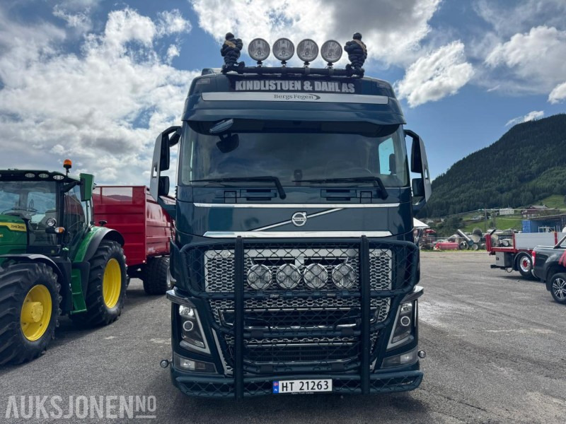 2018 Volvo FH16 8X4 komplett tømmerbil med kran og henger. - Camion grumier, Camion grue: photos 2 2018 Volvo FH16 8X4 komplett tømmerbil med kran og henger. - Camion grumier, Camion grue: photos 2