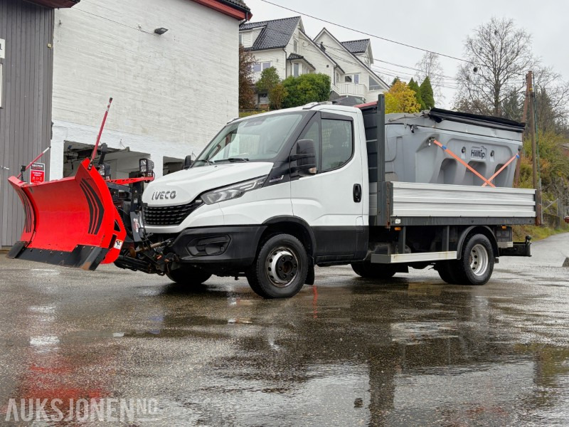 2019 Iveco Daily planbil m/ Hilltip IceStriker og Western Wide-Out brøyteplog - EU godkjent til 04.11.2026 - Camion plateau: photos 1 2019 Iveco Daily planbil m/ Hilltip IceStriker og Western Wide-Out brøyteplog - EU godkjent til 04.11.2026 - Camion plateau: photos 1