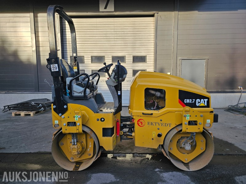 Compacteur 2020 Cat CB2.7 Tandemvals, 324 timer: photos 1