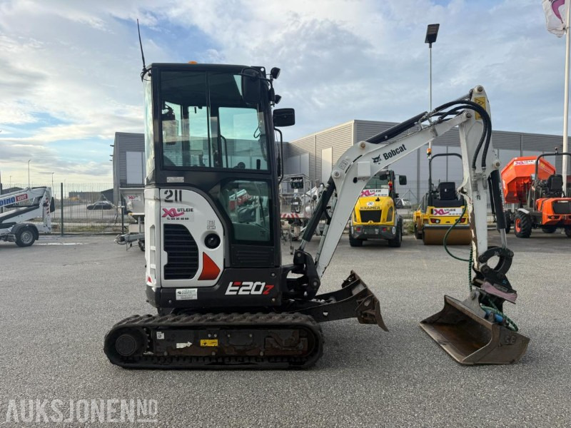 2021 Bobcat E20Z minigraver - servicehistorikk - 2 skuffer. - Mini pelle: photos 2 2021 Bobcat E20Z minigraver - servicehistorikk - 2 skuffer. - Mini pelle: photos 2