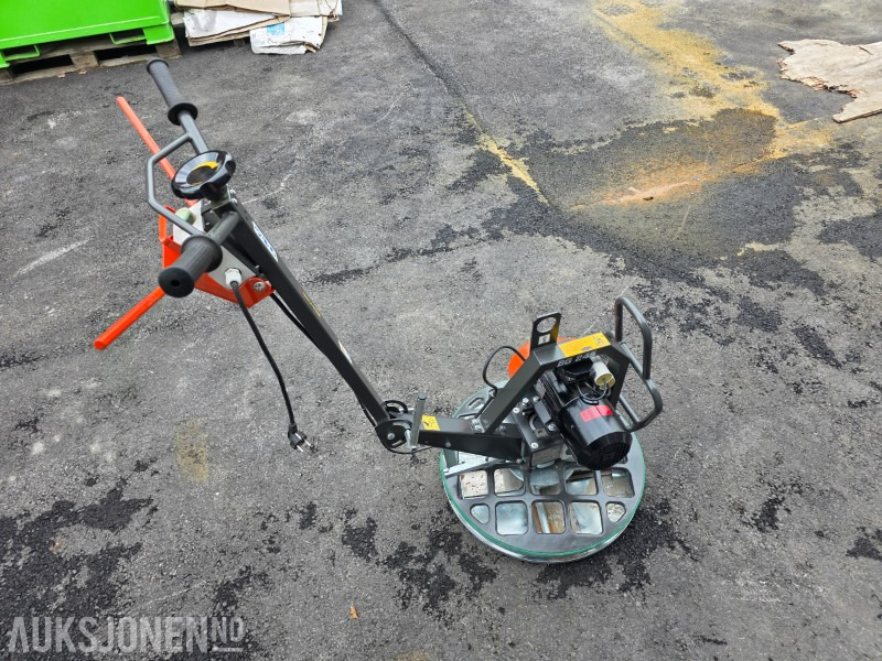 2021 Husqvarna BG245 helikopter/glattemaskin - 220 V - 1,5kW - Compacteur: photos 4 2021 Husqvarna BG245 helikopter/glattemaskin - 220 V - 1,5kW - Compacteur: photos 4