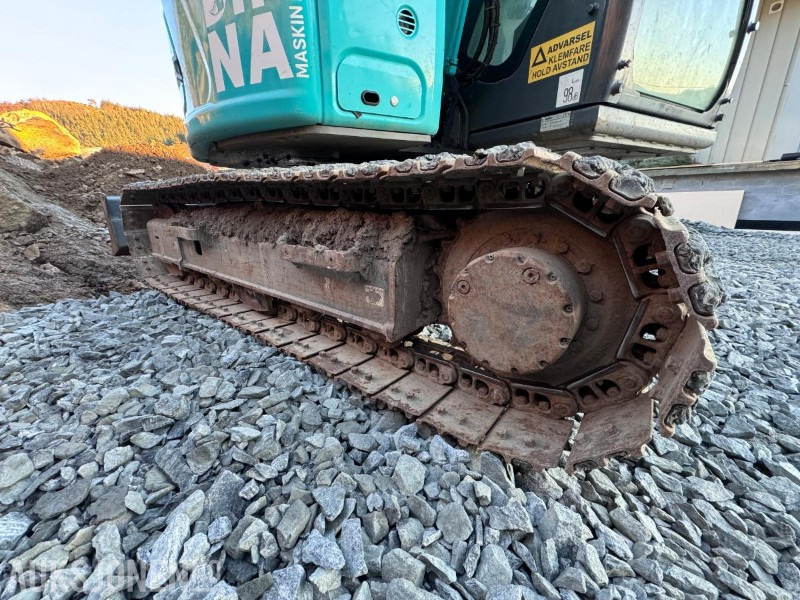 Pelle 2021 Kobelco SK75SR-7 - 8 tonns Gravemaskin - Sentralsmøring - Engcon tiltrotator - Hammer - Pusskuffe - Gallerskufffe - Graveskuffe - Smalskuffe og Klype - Gått 2732 timer: photos 7